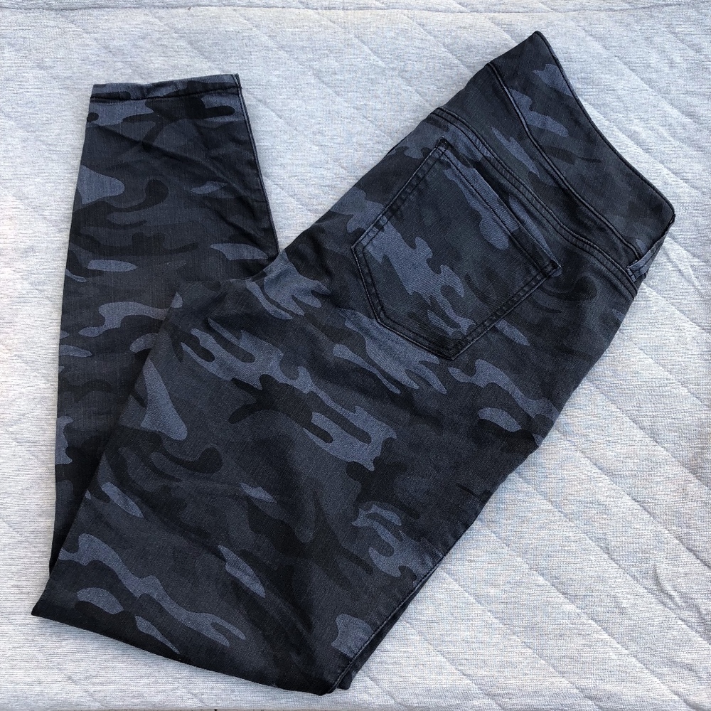 NWT Torrid 18T Black Camo Jeggings